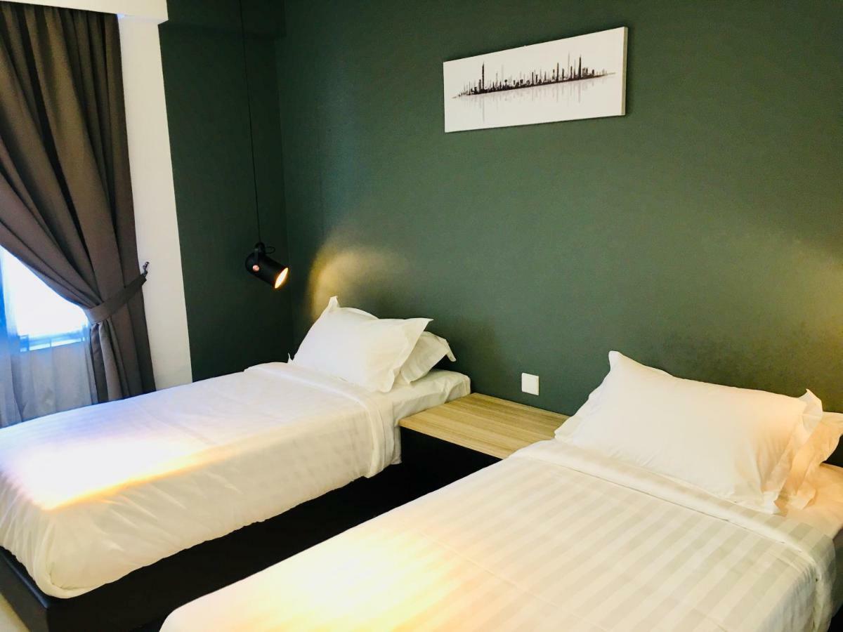 Enclave Business Hotel 2*